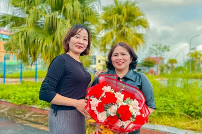 Tổ chức liên hoan chia tay giáo viên về hưu trước tuổi cô Phạm Thị Thùy Lâm